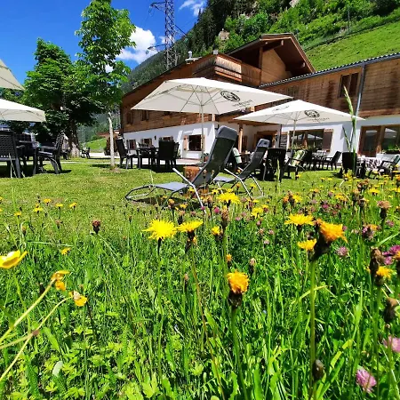 Haeusling Alm Zajazd Mayrhofen